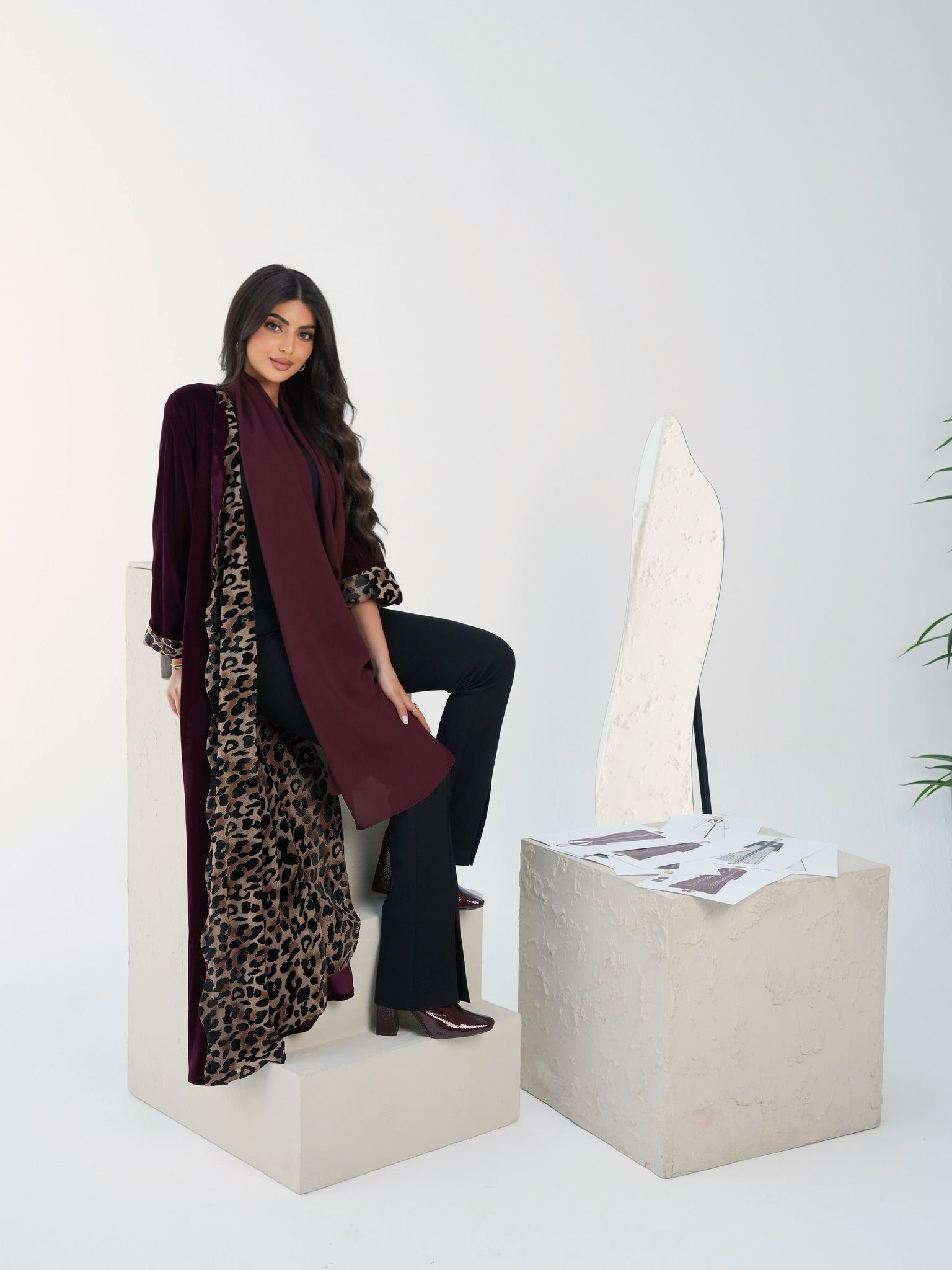 TRENDY VELVET AND LEOPARD ABAYA #529