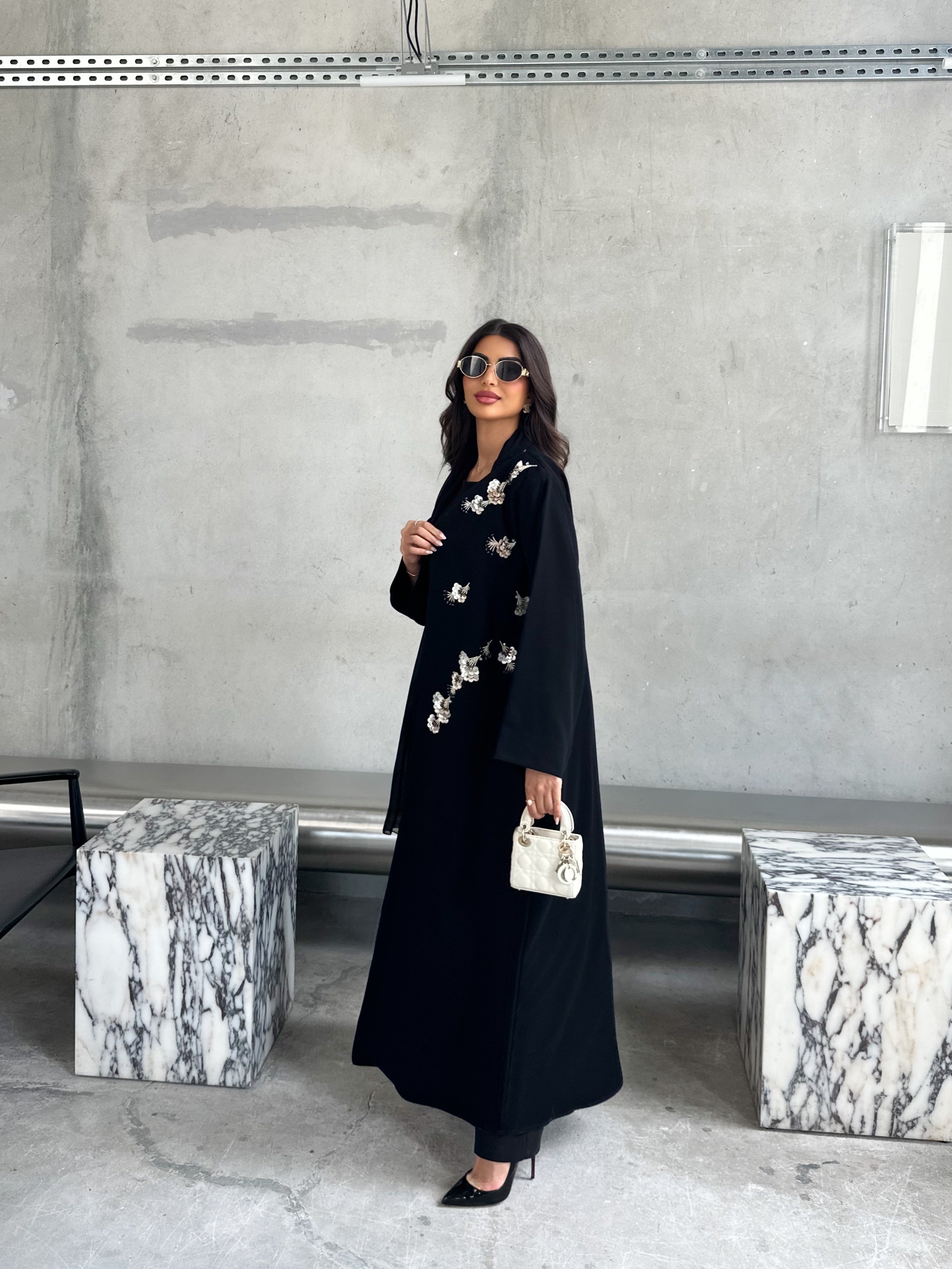 LUXURIOUS BLACK ABAYA #571