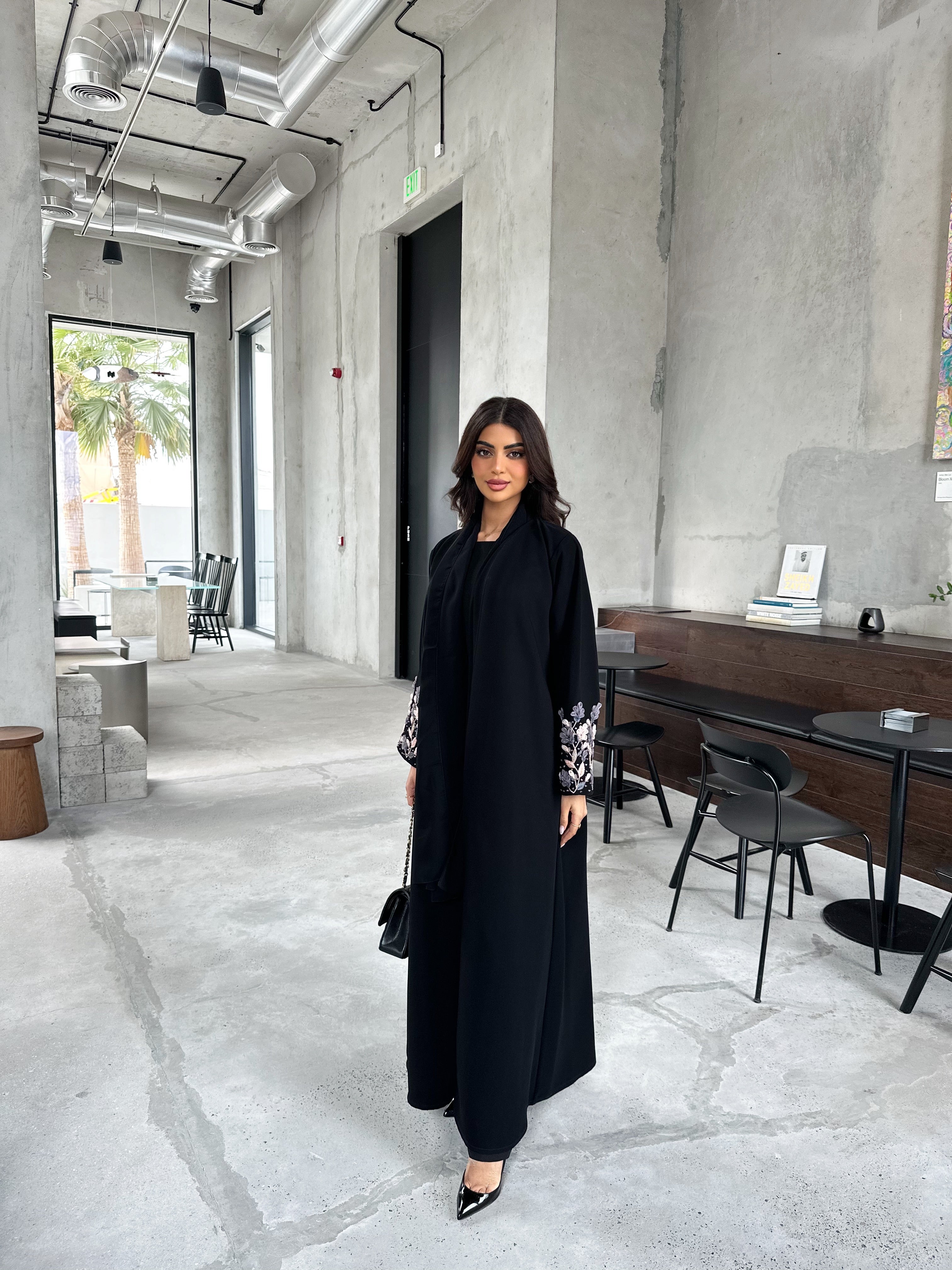 ELEGANT BLACK ABAYA #573
