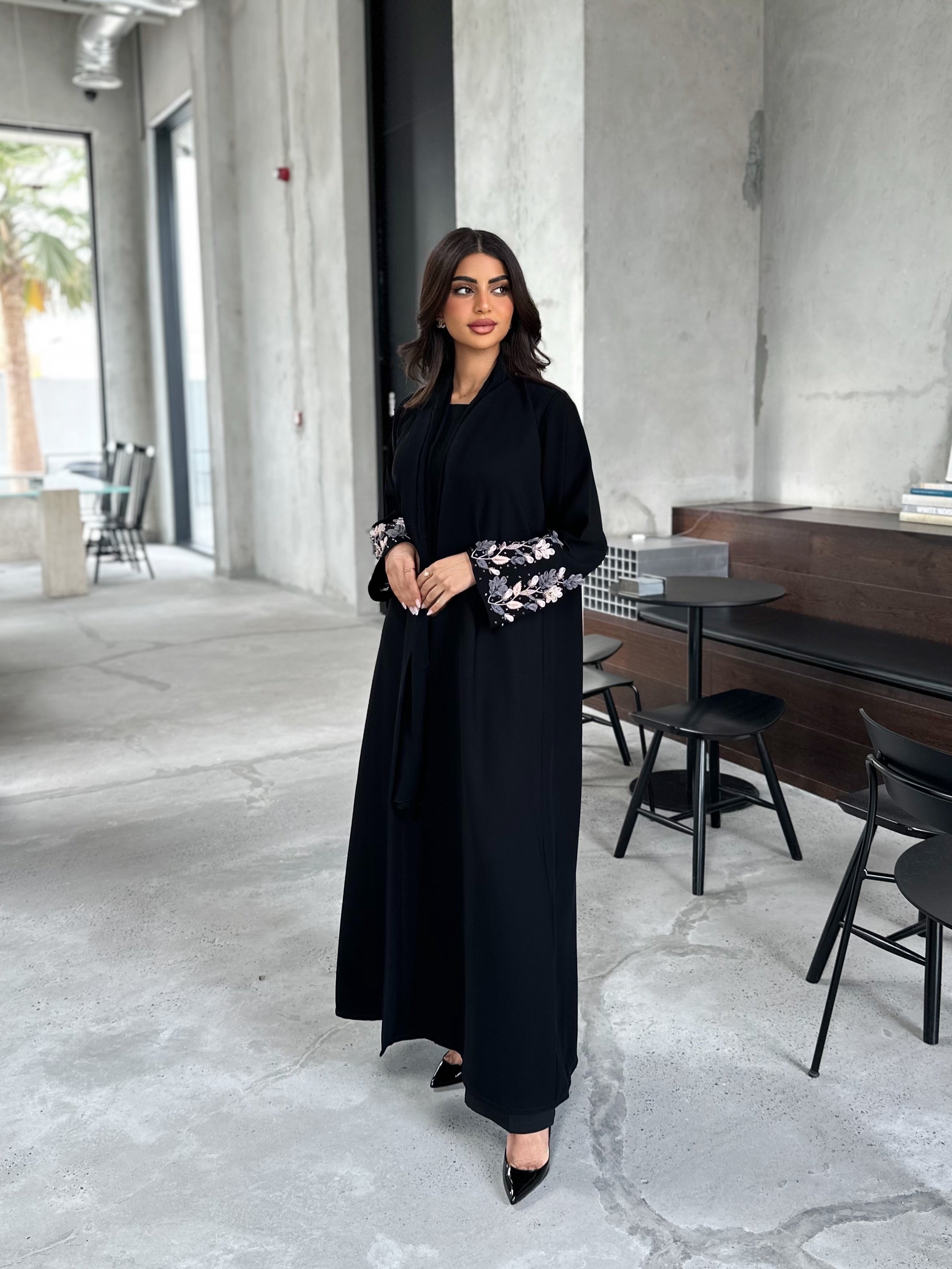 ELEGANT BLACK ABAYA #573