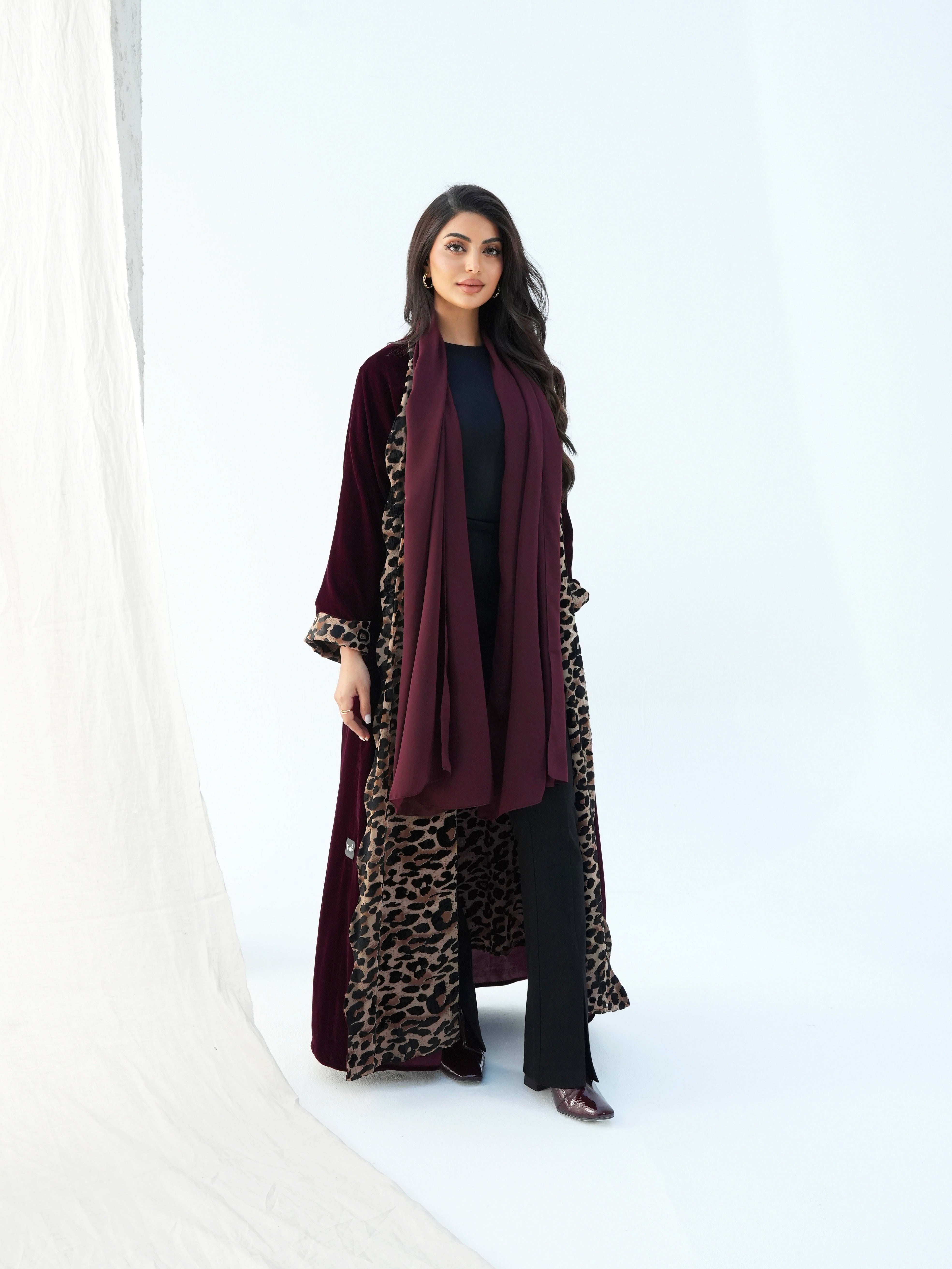 TRENDY VELVET AND LEOPARD ABAYA #529