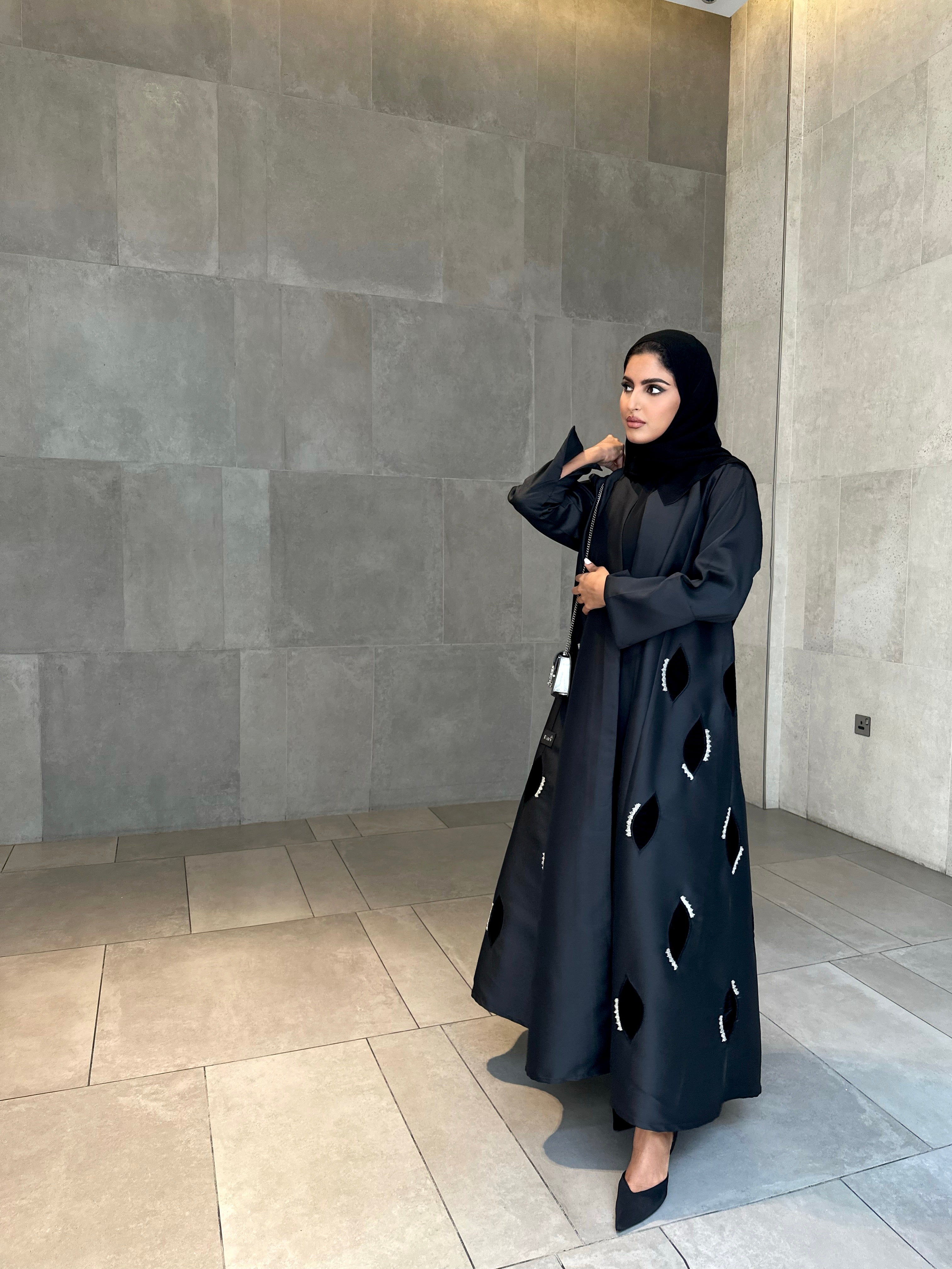 ELEGANT BLACK ABAYA #182