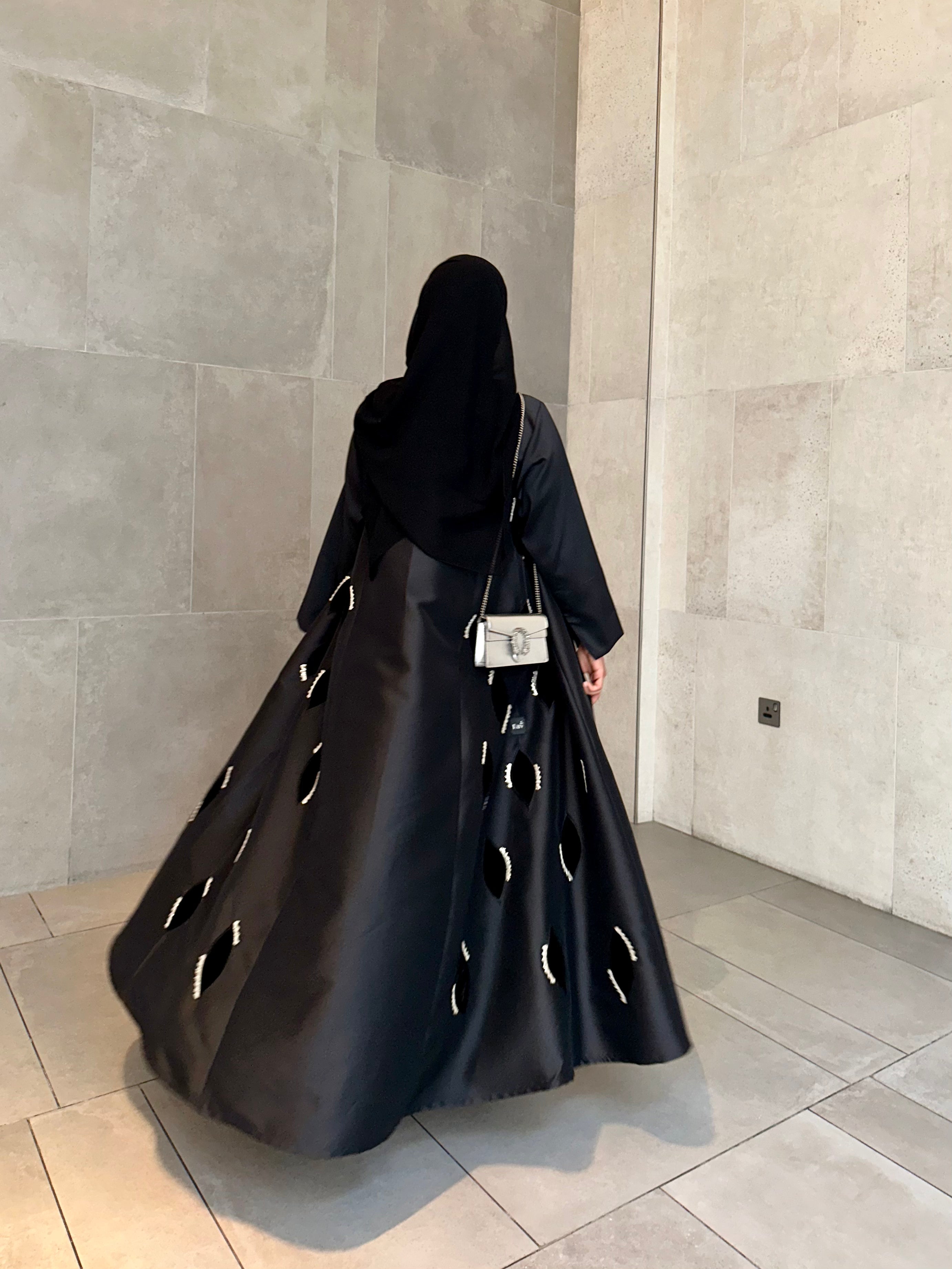 ELEGANT BLACK ABAYA #182
