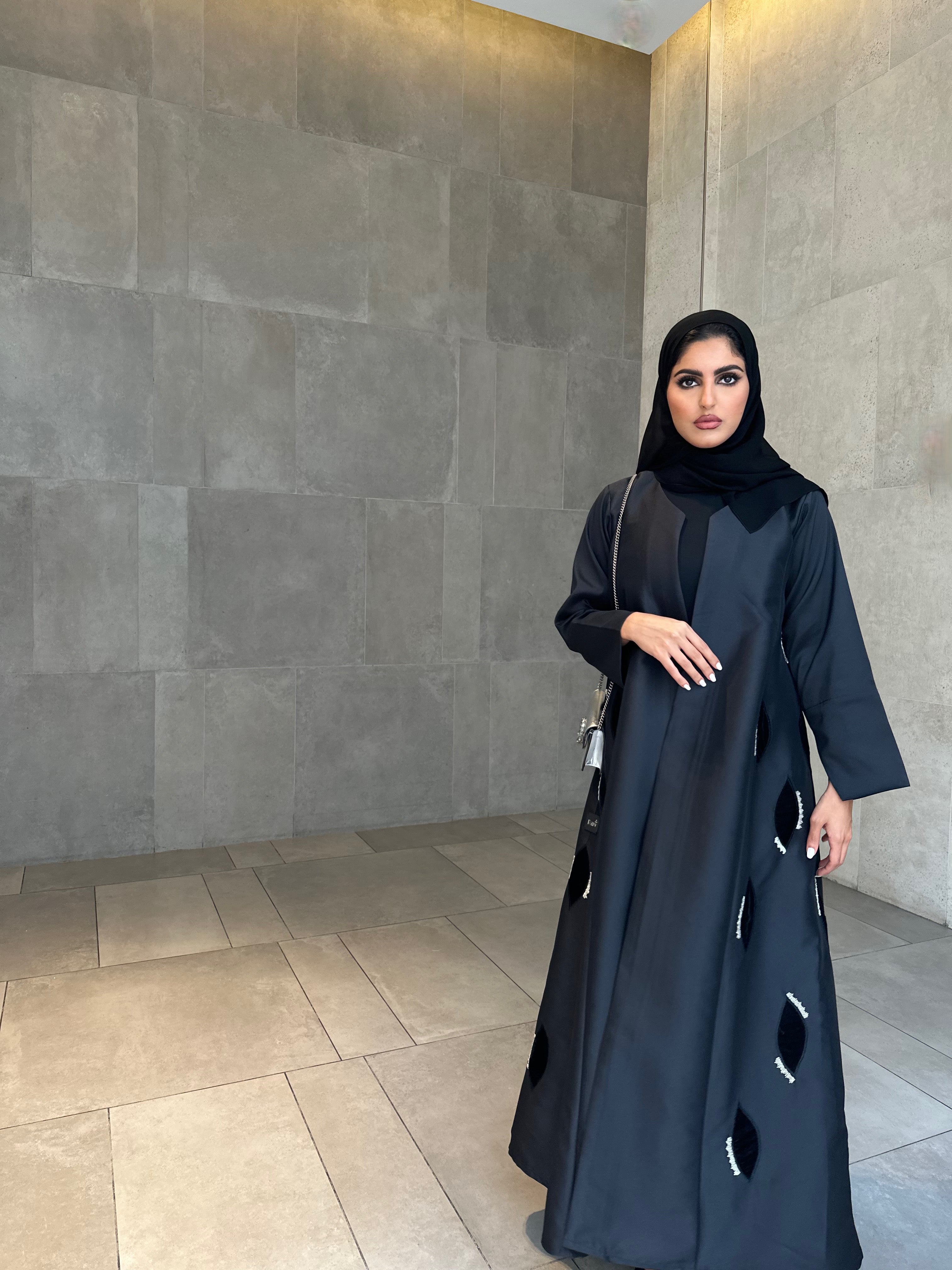 ELEGANT BLACK ABAYA #182